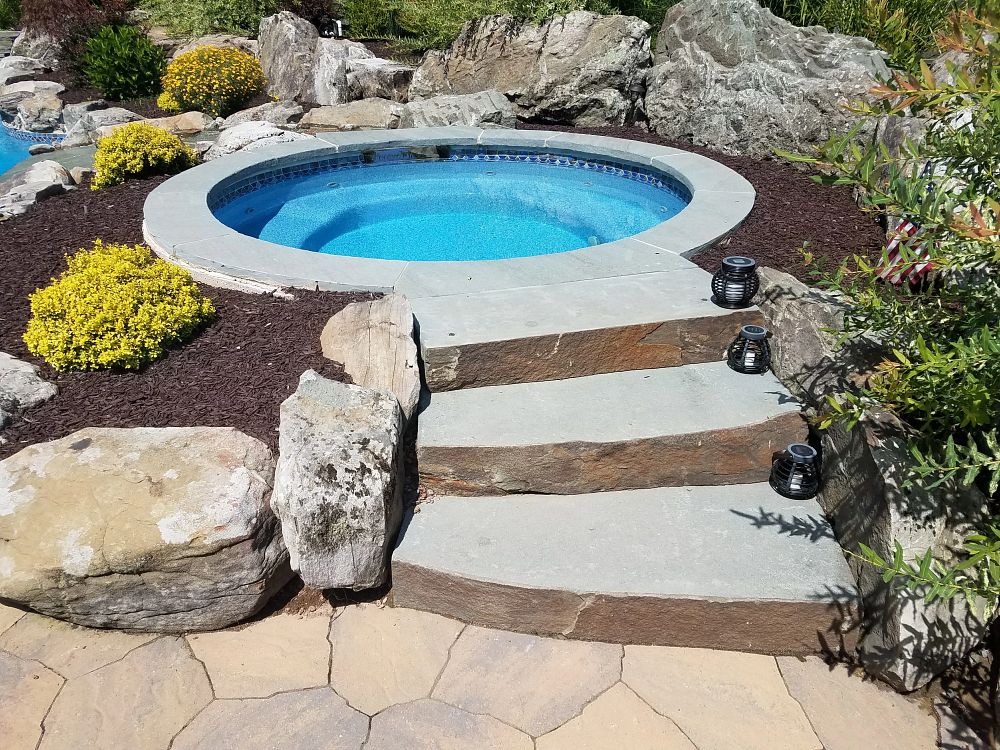 Latham Fiberglass Mystic Spa | Sapphire Blue inground pool